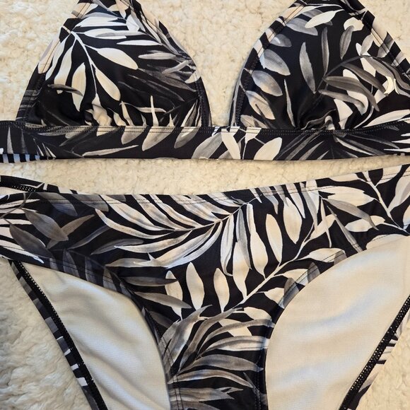 HURLEY BLACK Tropical Floral Print Bikini Women's Size Medium - Picture 2 of 10